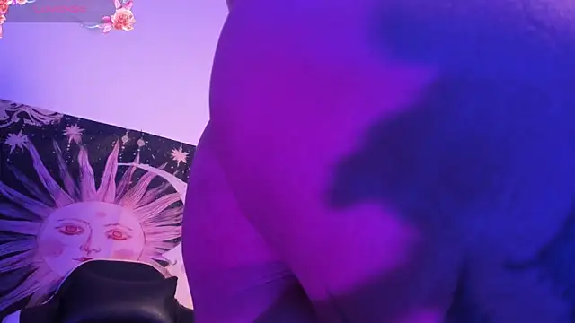 Layra_66 webcam