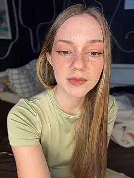 MilaMoone webcam