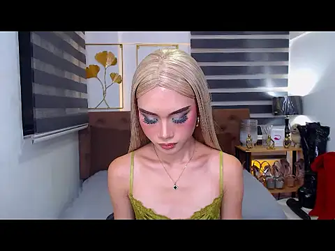 JuicyCockThea webcam