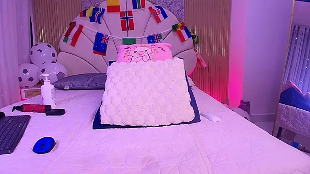 aisha_sh webcam