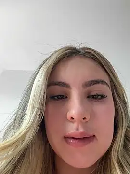 Cloee_Rainbow1 webcam