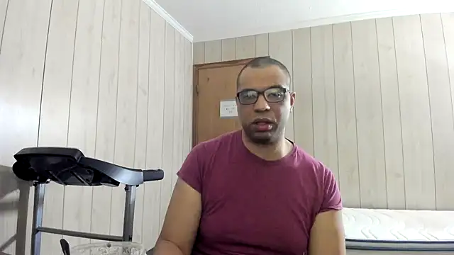 NaturalBeautyQueen webcam