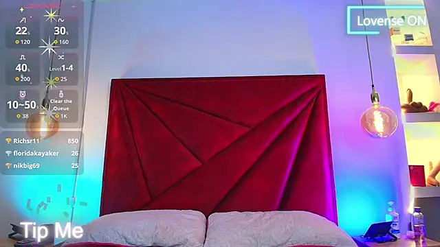 NahomiRoss webcam