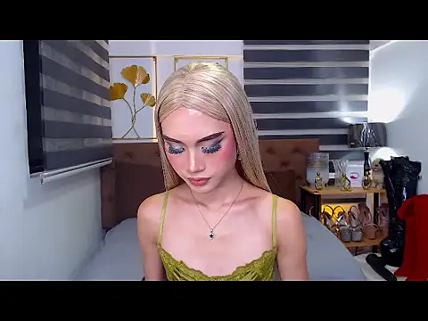 JuicyCockThea webcam