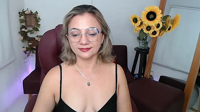 ana_milf live cam on StripChat