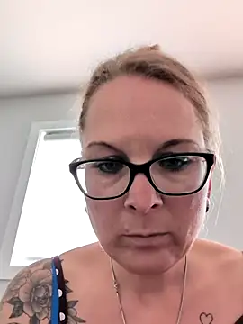 Sparkle99999 live cam on StripChat