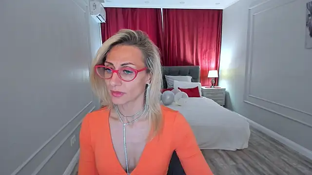MuseOfStage live cam on StripChat