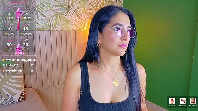 Sunny_River live cam on StripChat