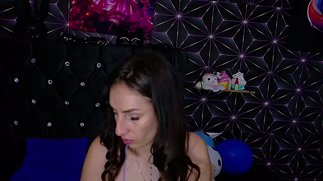 Miis_Beella live cam on StripChat