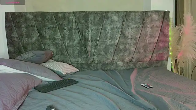 MadisonCollinss_ live cam on StripChat