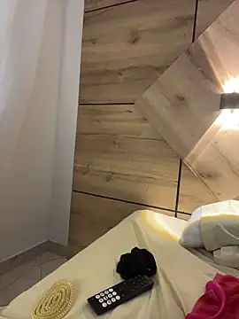 MiaBlonde1 live cam on StripChat
