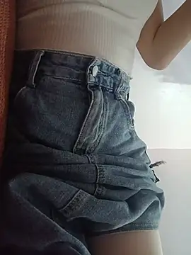 Bong_Hoa live cam on StripChat