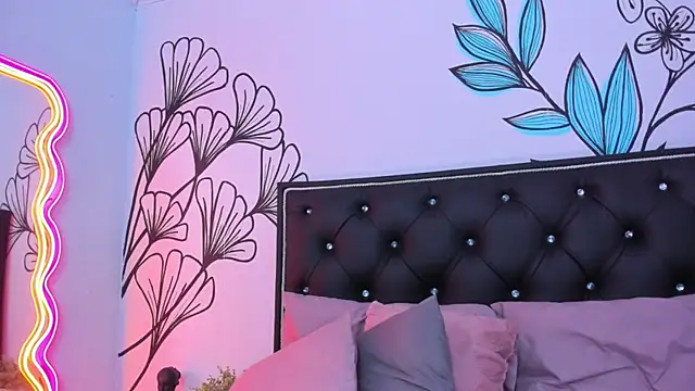 Sweet_Ariadna_ live cam on StripChat