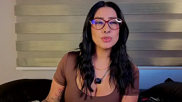 _kelly_hous36 live cam on StripChat