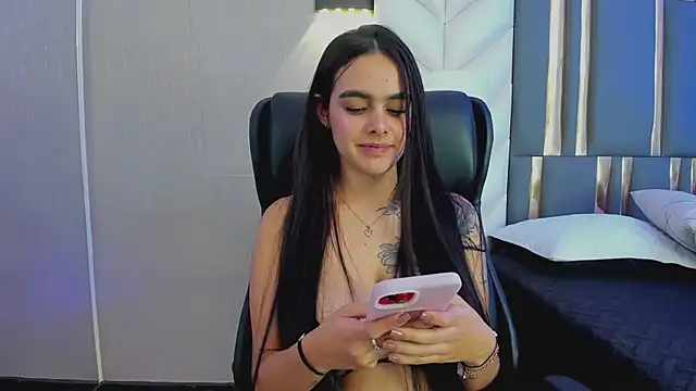 ChloeHarper_ webcam