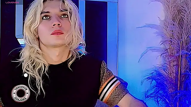 honey_skin webcam
