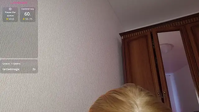 LynetHakes live cam on StripChat