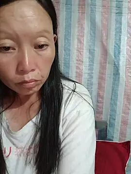 girl-hot2x live cam on StripChat