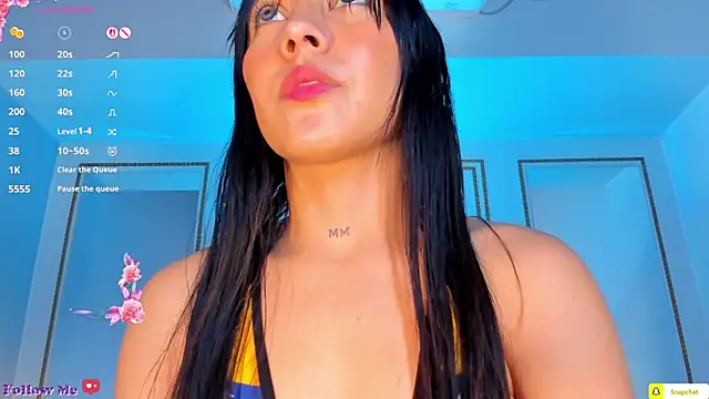 AlannaJoness live cam on StripChat