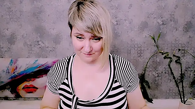 Djullia live cam on StripChat