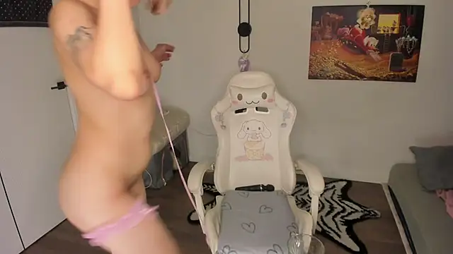 ka00ru_chan webcam