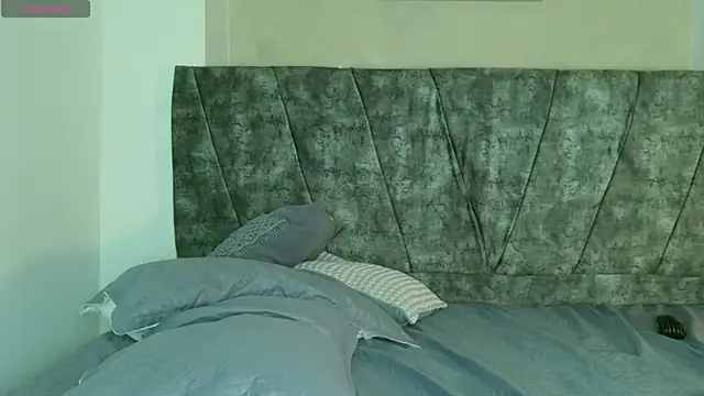 MadisonCollinss_ webcam