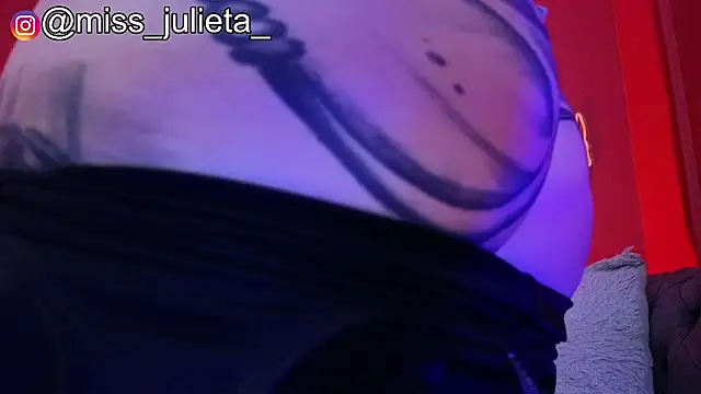 Julieta_Russell webcam