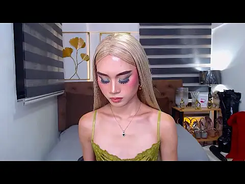 JuicyCockThea webcam