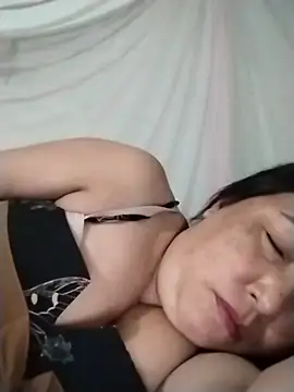 Naaya8109 webcam