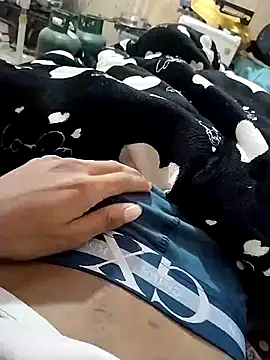 EMERKITHO_20_R live cam on StripChat