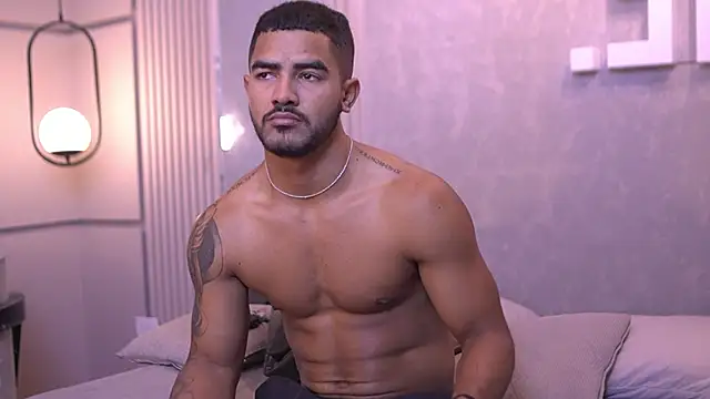 Reik_Vonn live cam on StripChat