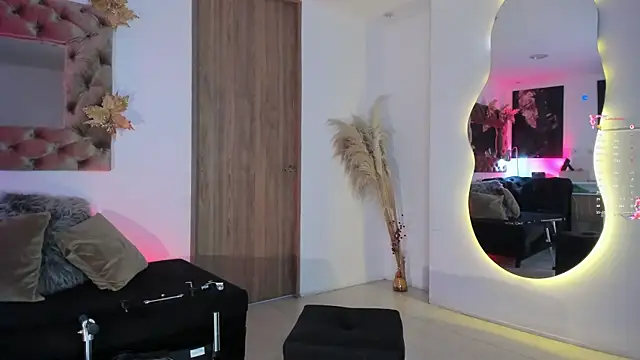 AmelyaMann webcam
