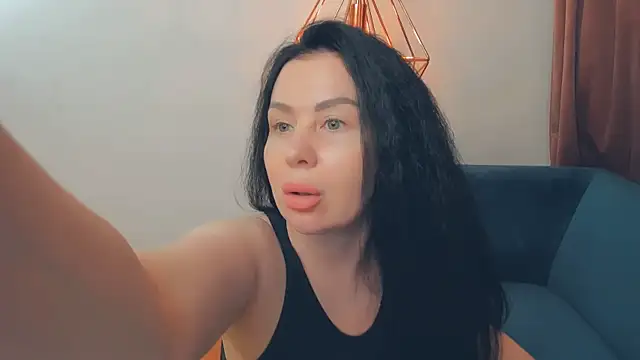 BrilliantGirll webcam