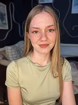 MilaMoone webcam