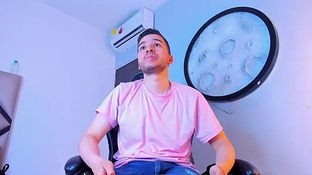 mike_257 webcam