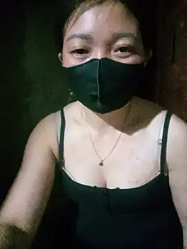 Bling-pusy webcam
