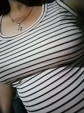 Min-in live cam on StripChat
