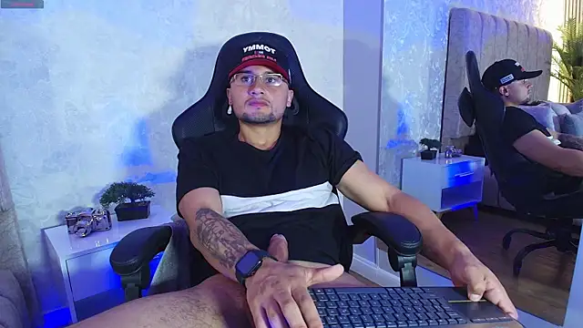 Lukas_Barone webcam