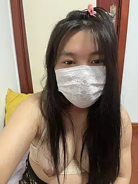 yiyi-love webcam