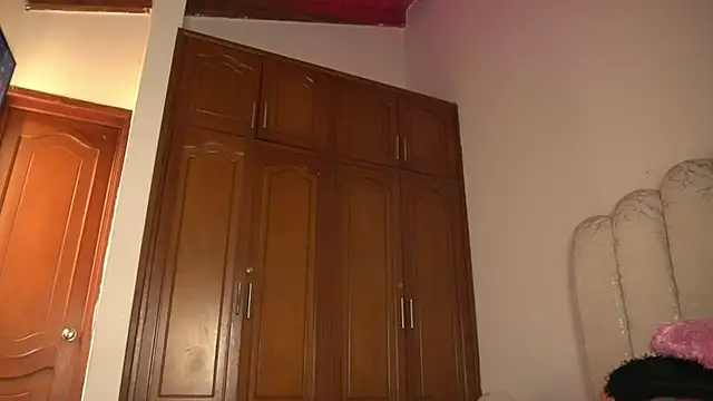 pocahotass_11 webcam