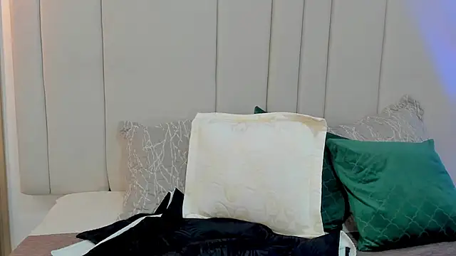 Victoria_Rosee webcam
