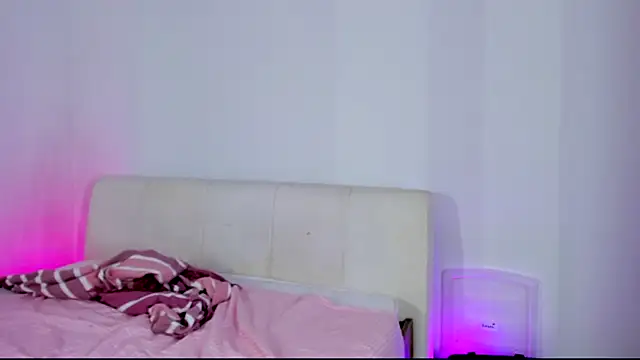 Kirana_Hayes webcam