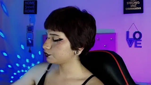 akiradoom webcam