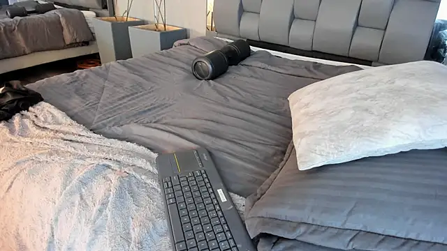 Charlie___Musk webcam