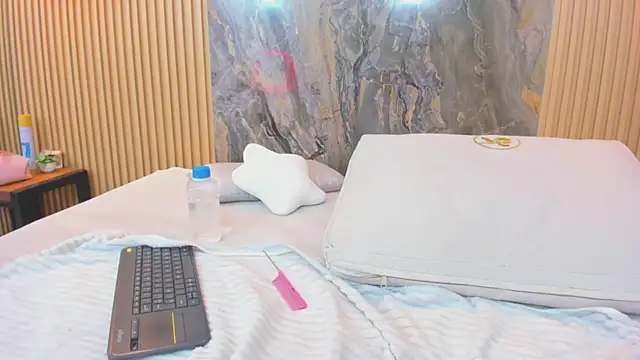 mary_spencer live cam on StripChat