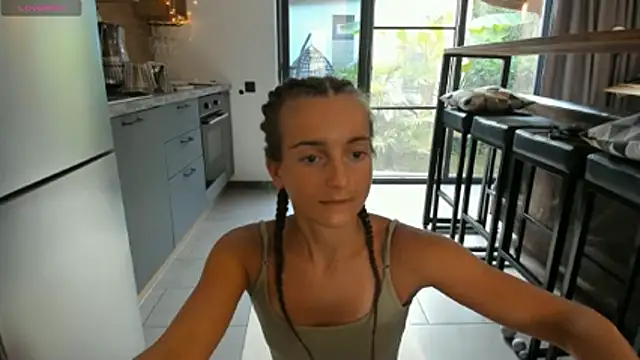 ElizSweet live cam on StripChat