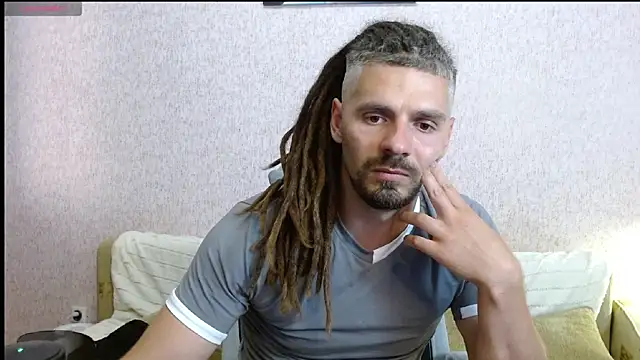 Aestheticguy101 webcam