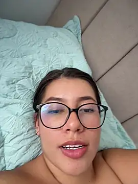 Watch Saracalderon live on EroticFlix - High definition streams