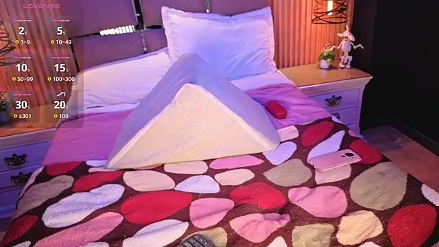 MiaTorres4 live cam on StripChat