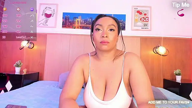 Anniie_Fox_ live cam on StripChat